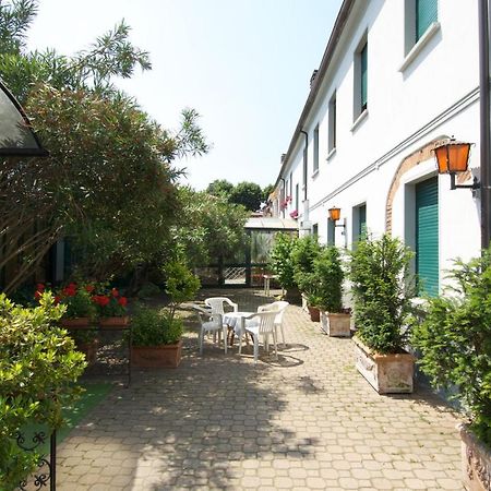 Hotel Il Granaio Porto Mantovano Exterior photo