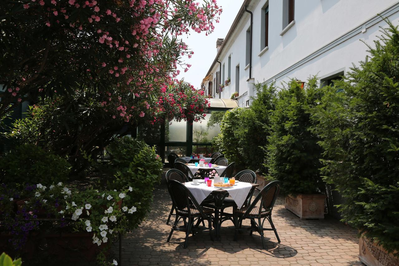 Hotel Il Granaio Porto Mantovano Exterior photo