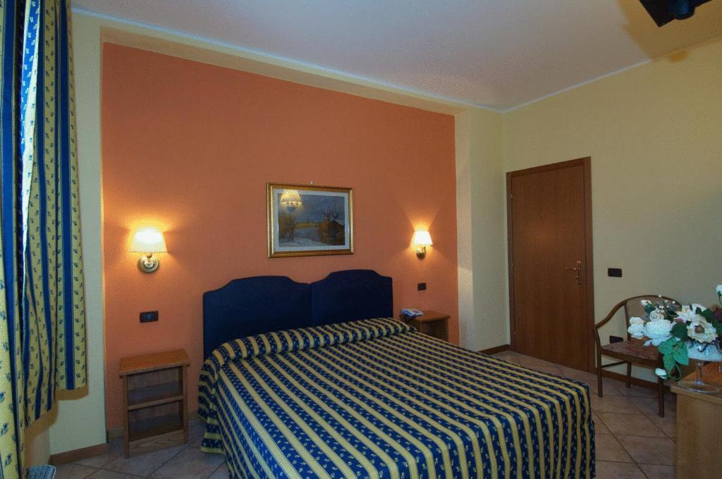 Hotel Il Granaio Porto Mantovano Exterior photo
